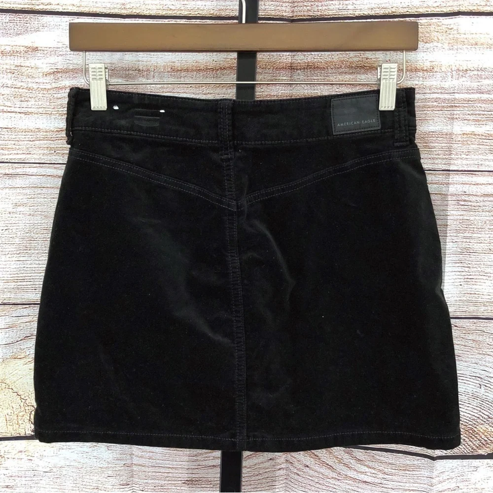 American Eagle Black High Rise Mini Velour/Velvet Super Stretch Skirts Size 4